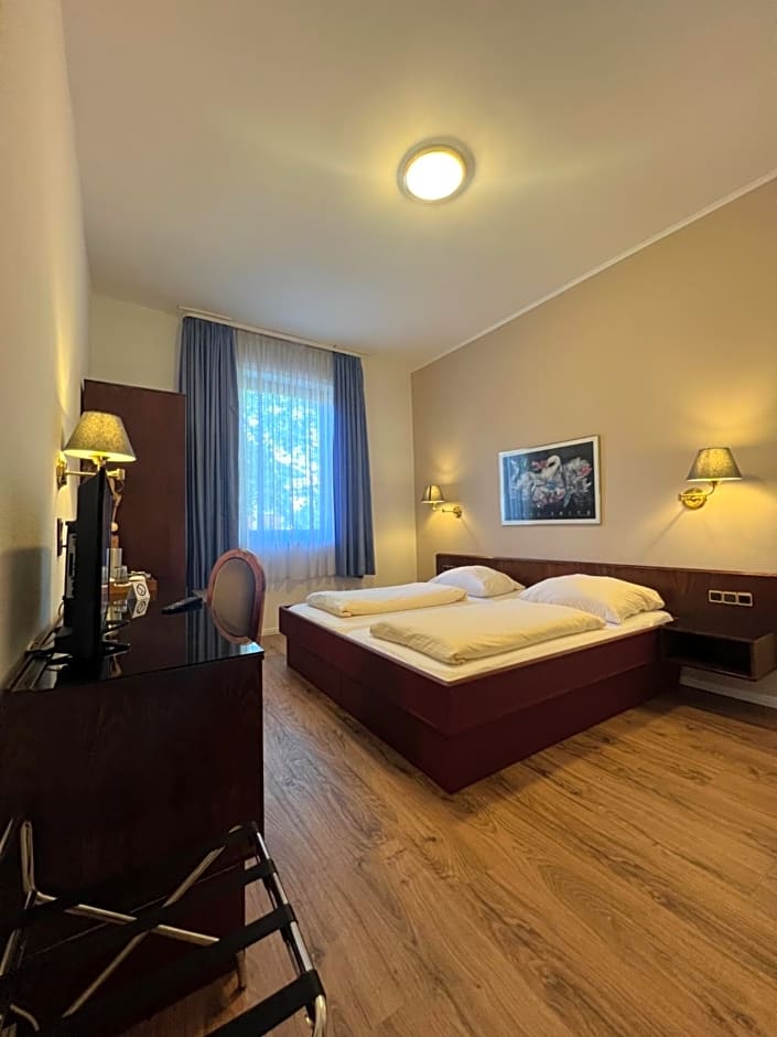 Central Hotel