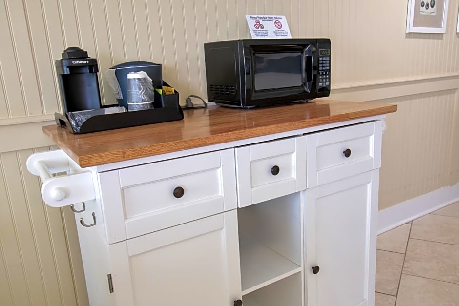 Oceanfront Litchfield Inn