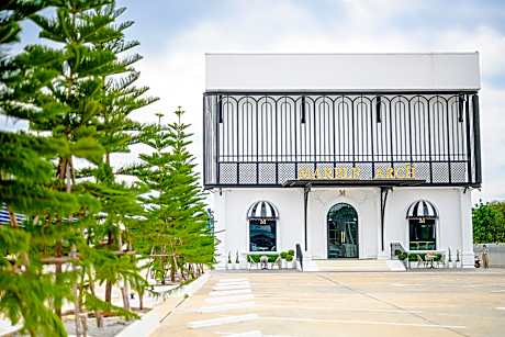 Marble Arch De Loei Hotel