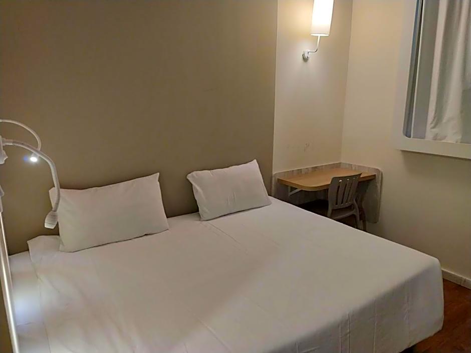ibis budget Manhuacu