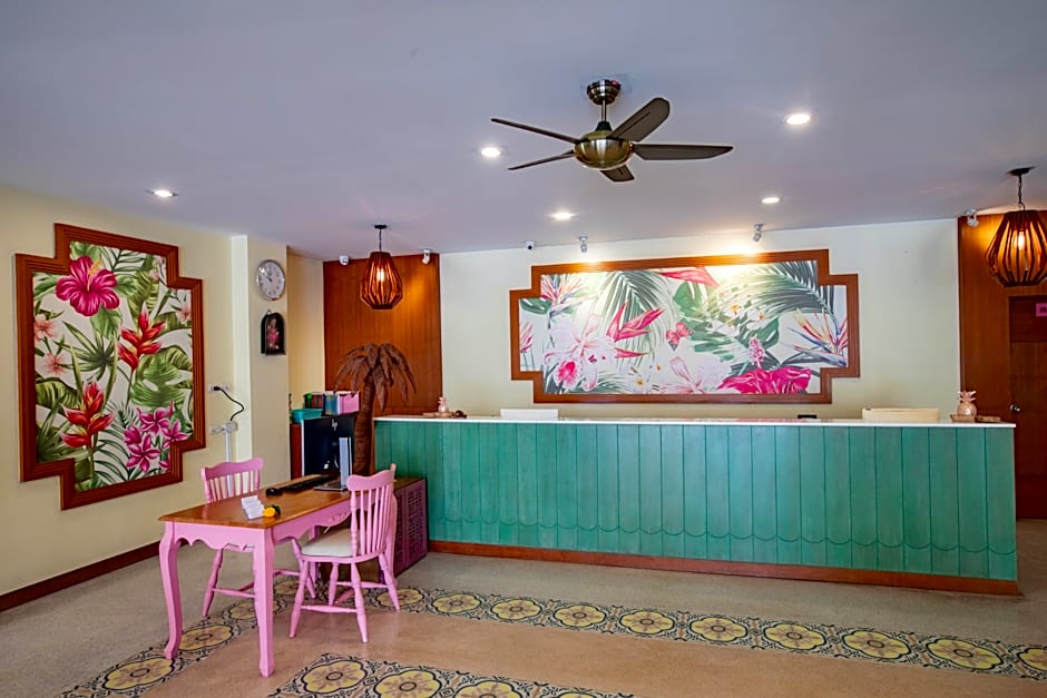 ROYAL PINEAPPLE HOTEL l a welcome to wealth and good fortune