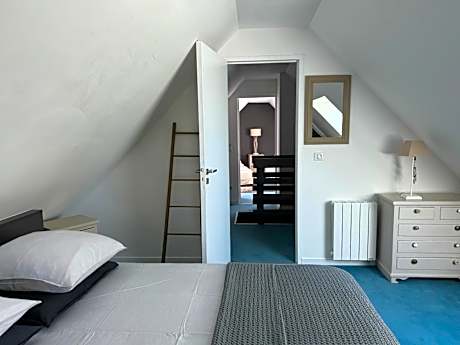 Apartment with Terrace and Sea View