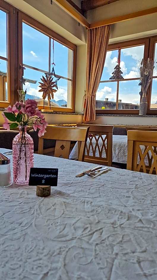 Das Alpin - Hotel Garni Guesthouse