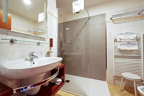 Economy Triple Room