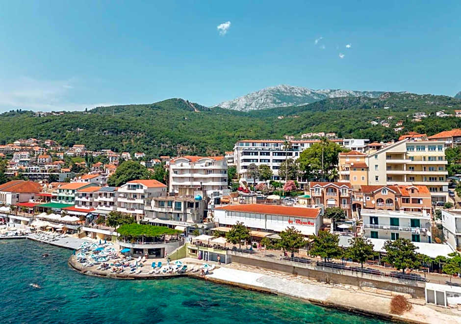 HOTEL TALIA