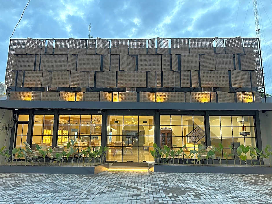 Masri Living by Daphna Management