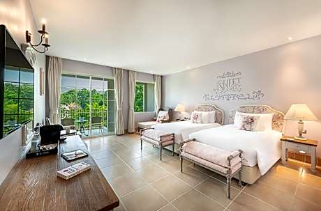 Deluxe Mountain View ( (24 Hours Use of Room)