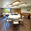 Black Beach Inn by GrandStay