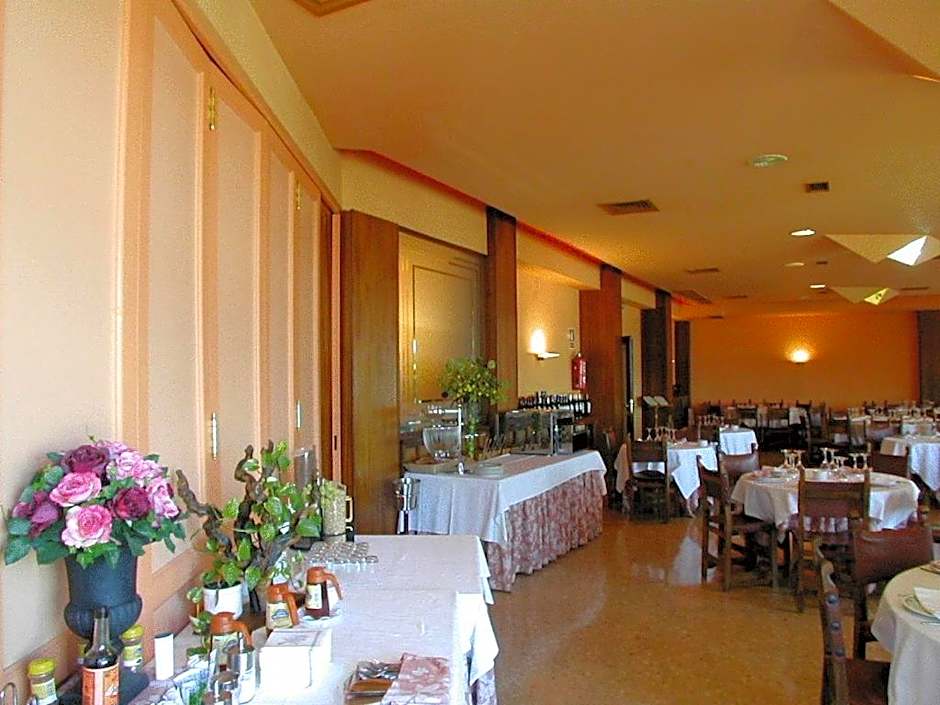 Hotel Rey Sancho Ramírez