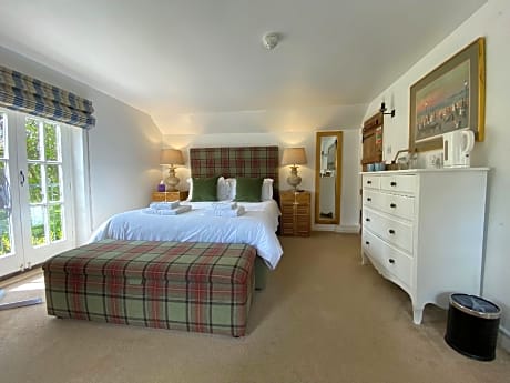 Standard-King-Ensuite with Shower-Countryside view-First floor