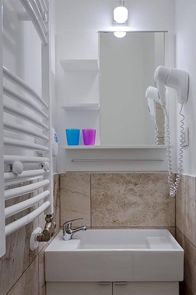 Amber Gardenview Studios Downtown