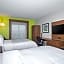 Holiday Inn Express Hotel & Suites Woodbridge