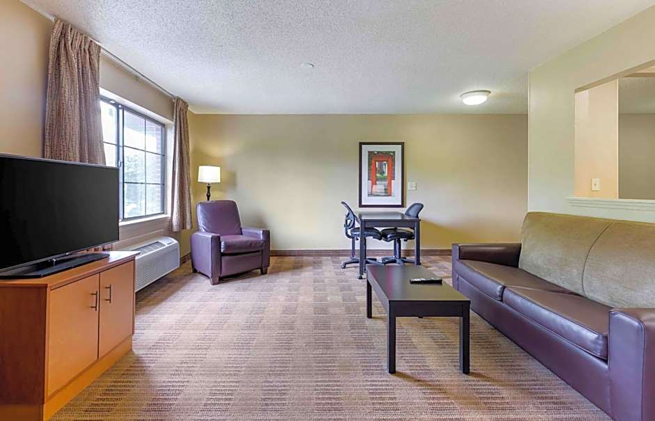 Extended Stay America Select Suites - Raleigh - RTP - 4610 Miami Blvd.
