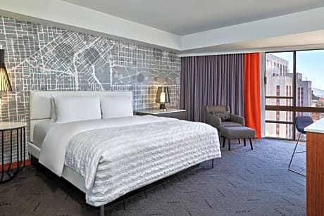 Superior Guest Room, Guest room, 1 King, City view