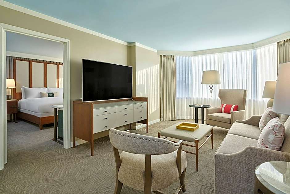 Photo 1 of 2 of Executive 1 Bedroom 1 King Bed with Sofabed Suite, Club Level