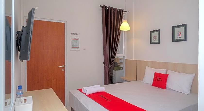 RedDoorz Syariah @ Tlogosari Semarang