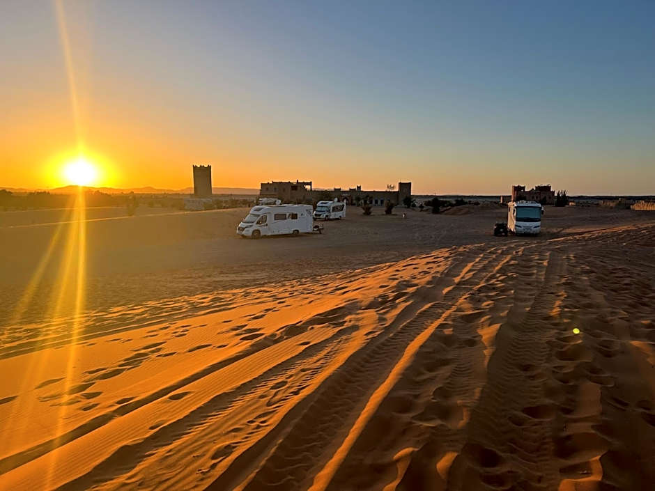 Hotel Camping Les Roses Des Dunes & Piscine