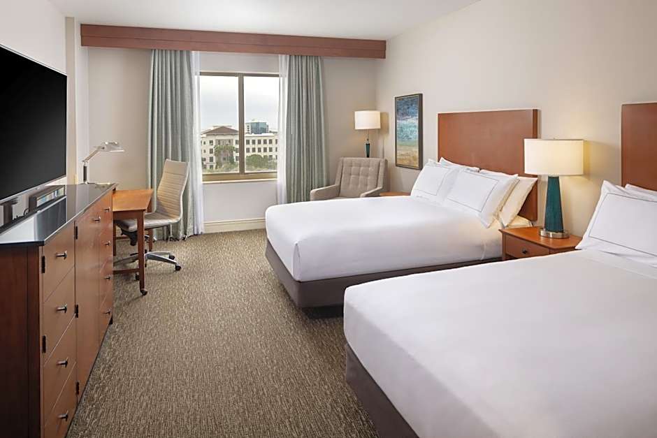 Hilton St. Petersburg Carillon Park