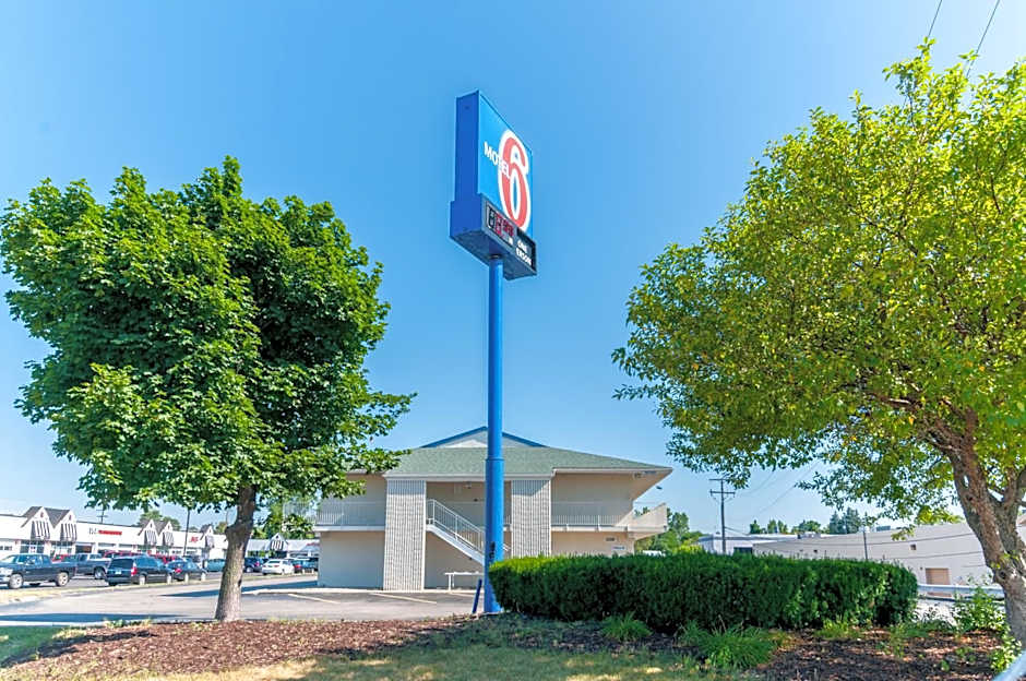 Motel 6-Farmington Hills, MI - Northwest - Farmington Hills