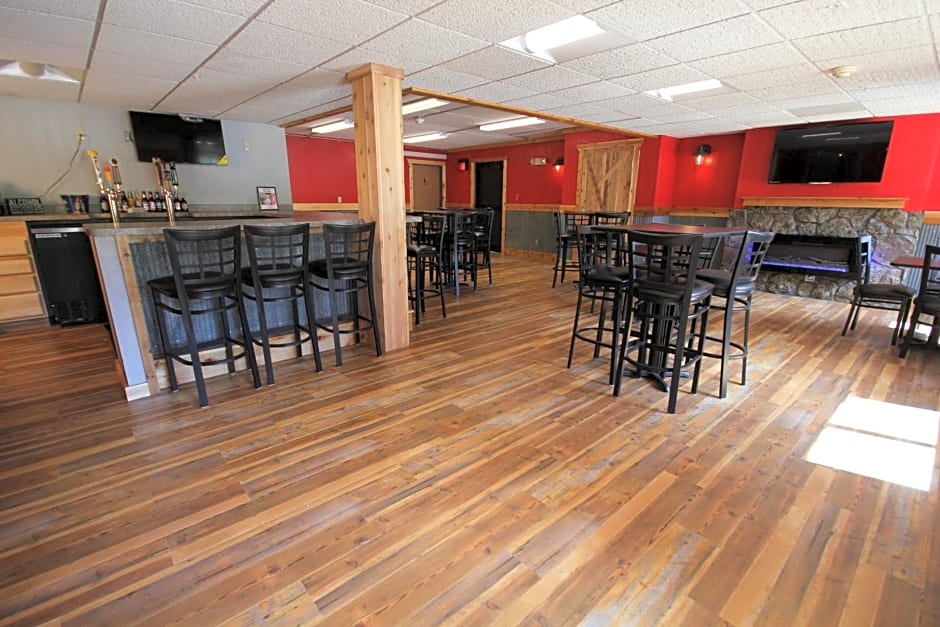 Blackstone Lodge and Suites