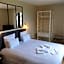 Au Loup Historic Apartments