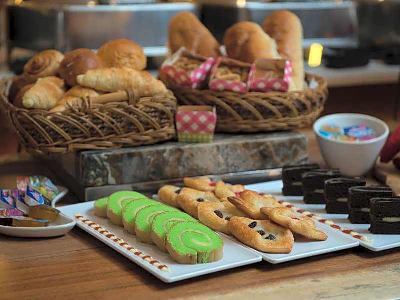 Crown Vista Batam Hotel