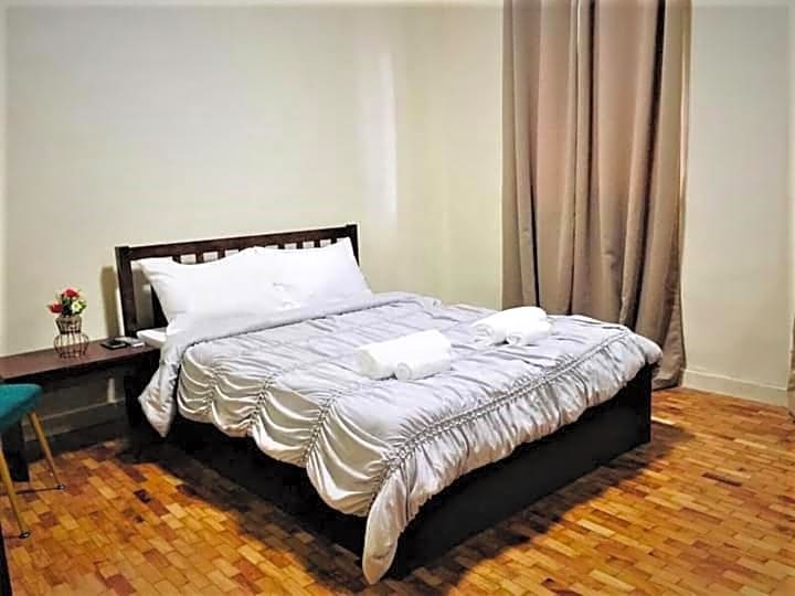 Elliannah Pines Hotel