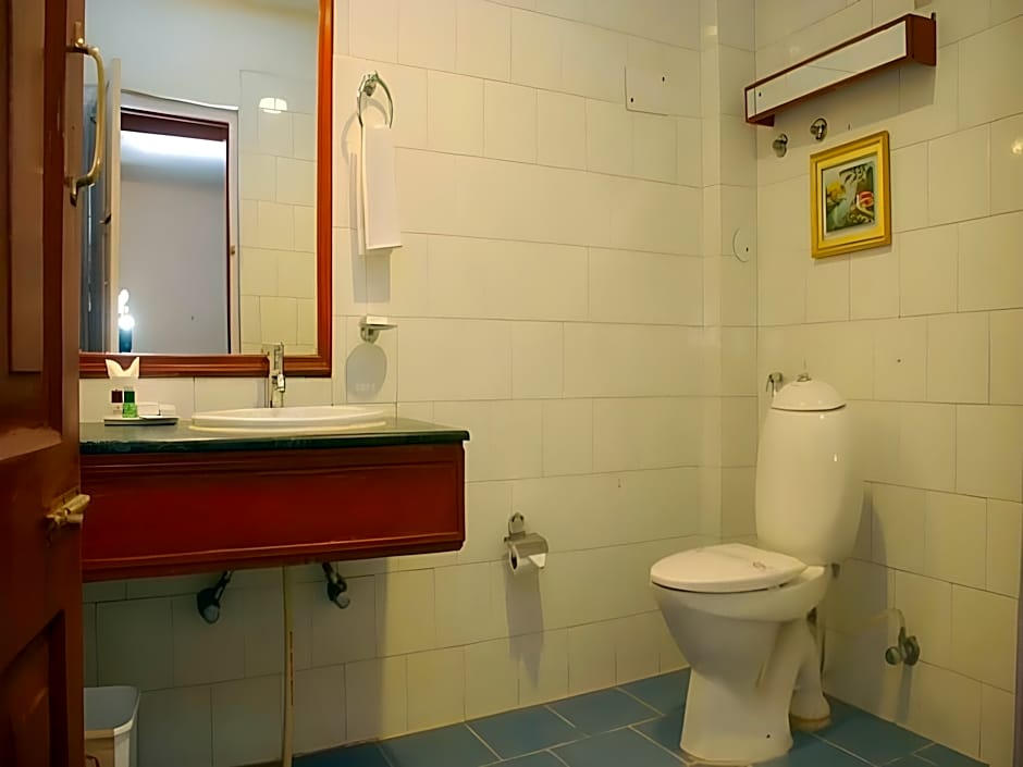 Classic The Mall Hotel