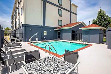 Days Inn by Wyndham Baton Rouge I-10