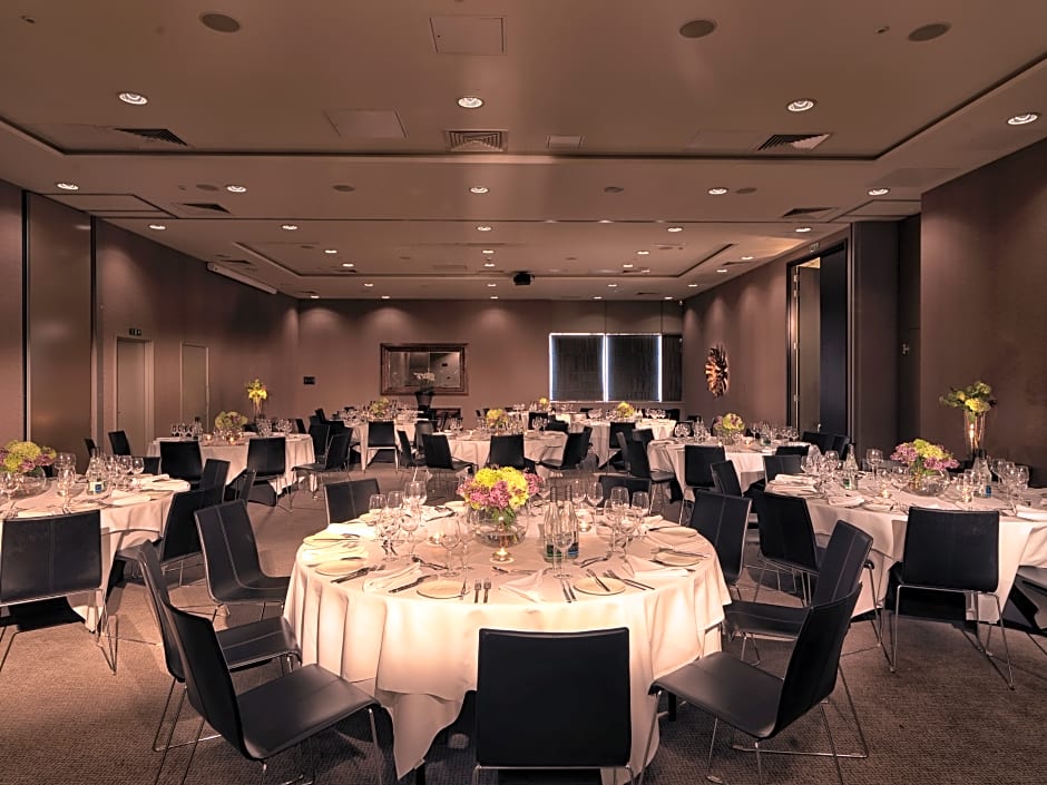 Guildford Harbour Hotel