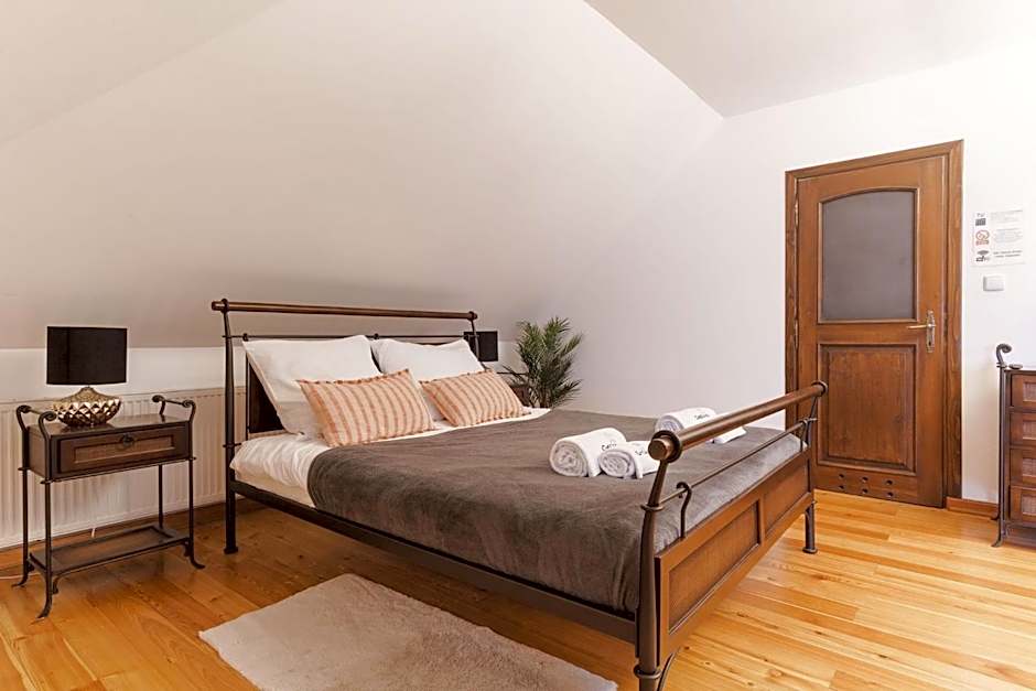 Apartamenty w Dworku Cheval