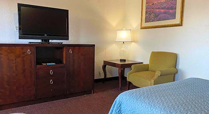 Travelodge by Wyndham Farmington Hwy 64