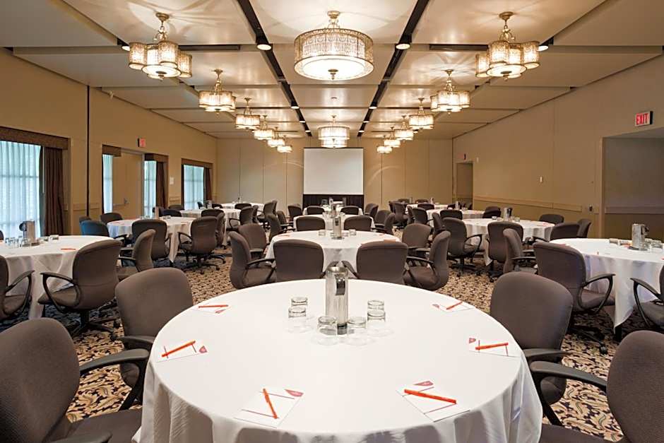 Crowne Plaza Minneapolis West