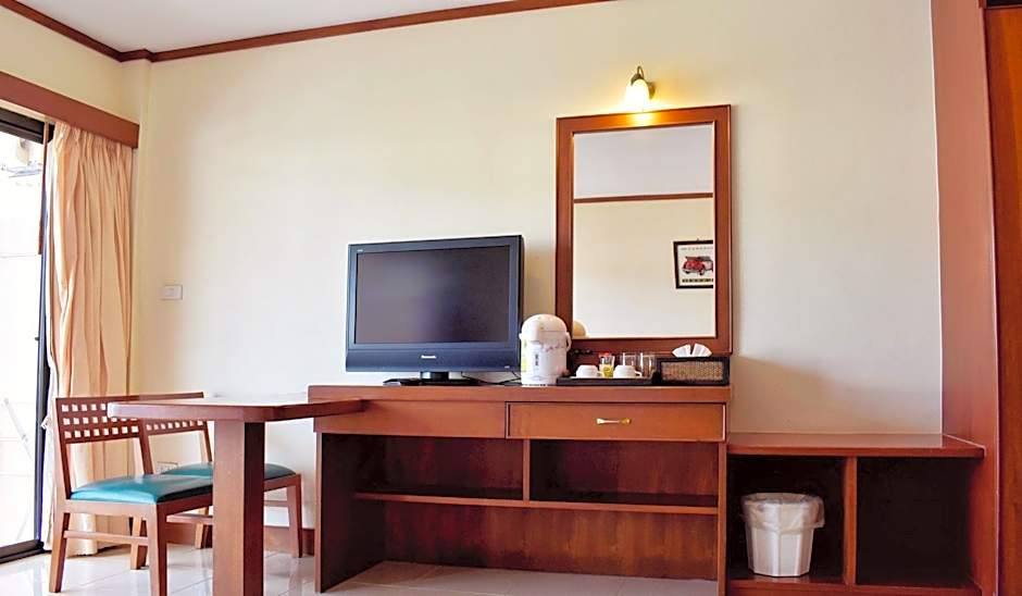 Outdoor Inn Kata Hotel