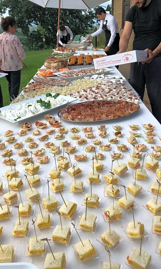 villa di charme con piscina e jacuzzi tra Roma e Viterbo