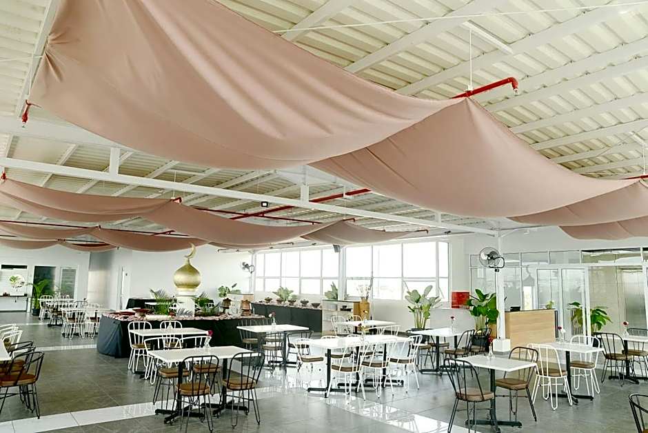 Front One Hotel Pasir Koja Bandung