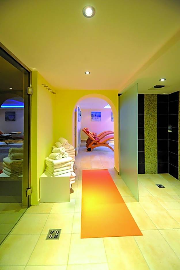 König - Joker Card included in Summer