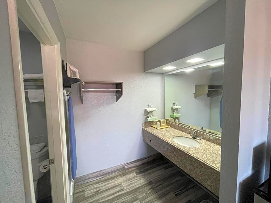 Americas Best Value Inn Buda