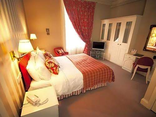 Eslington Manor