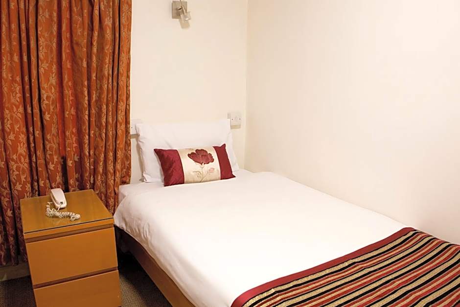 Photo 1 of 6 of Single Room