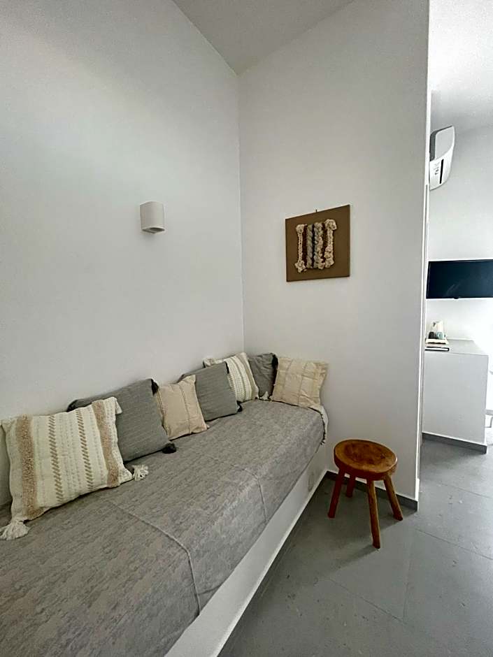 Kirki Rooms by the sea