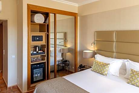 Double Room with Sea Side and Pool View