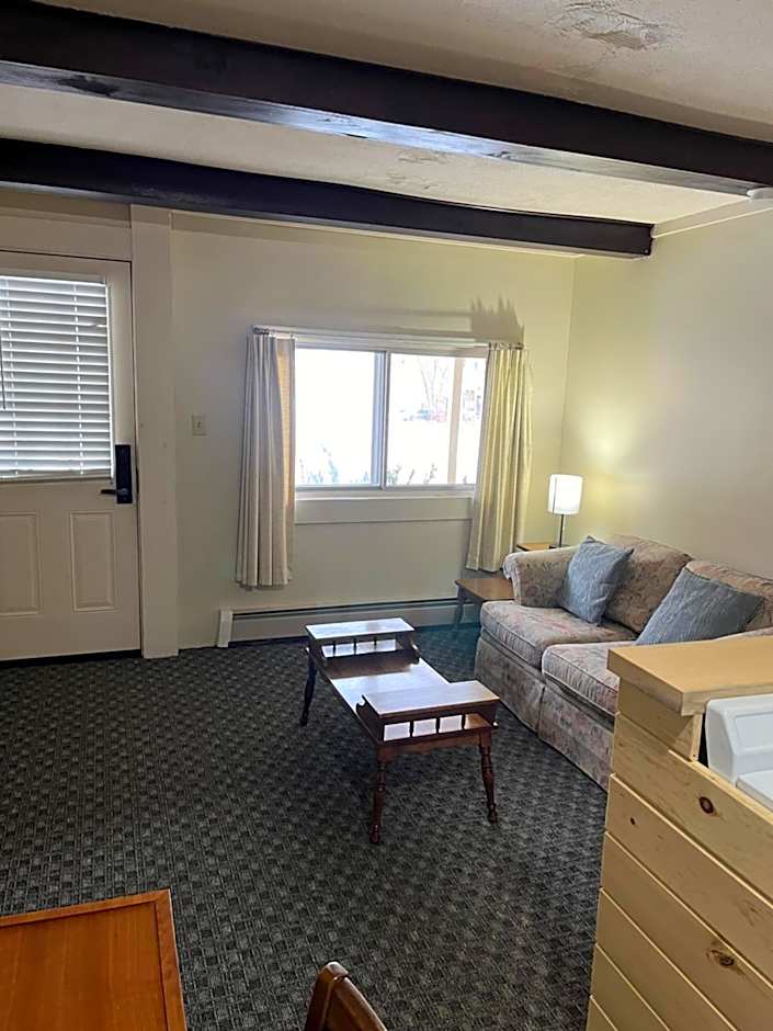 Brookside Motor Inn