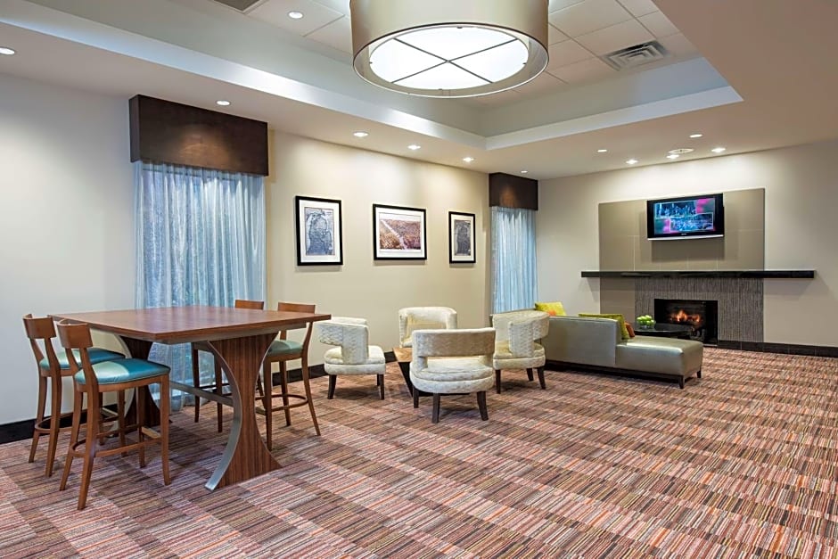 DoubleTree By Hilton Hotel Grand Rapids Airport