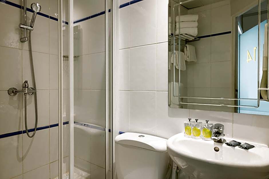 Le Regent Montmartre by Hiphophostels