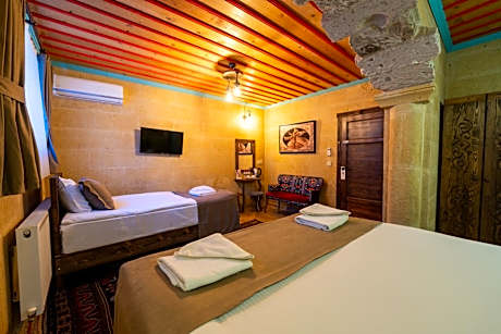 Economy Triple Room