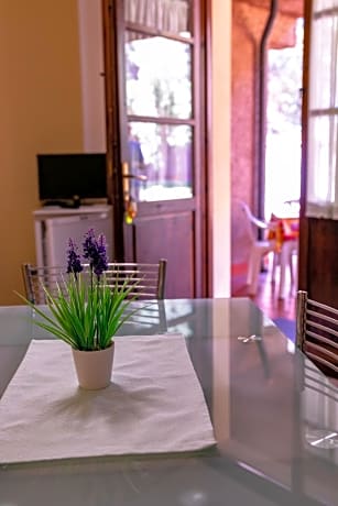 Apartment, 1 Bedroom first floor + living room.