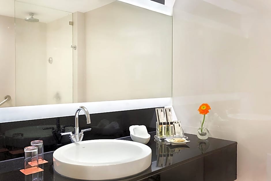 Jen Manila by Shangri-La