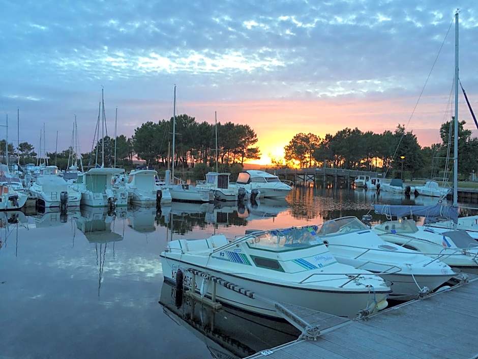 260 lake waterfront holiday apartment with garden