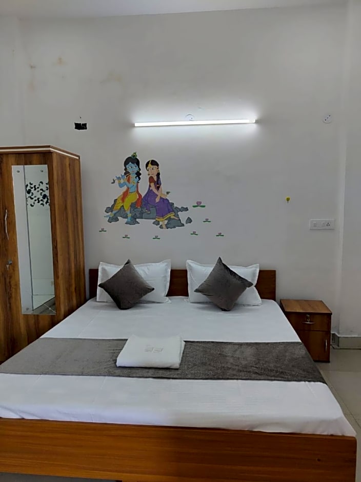 Goroomgo Komfy Stayz Dehradun